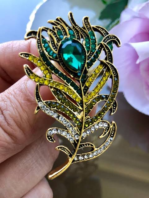 How to Clean a Crystal Brooch: Complete Care Guide for Lasting Sparkle - Broochs