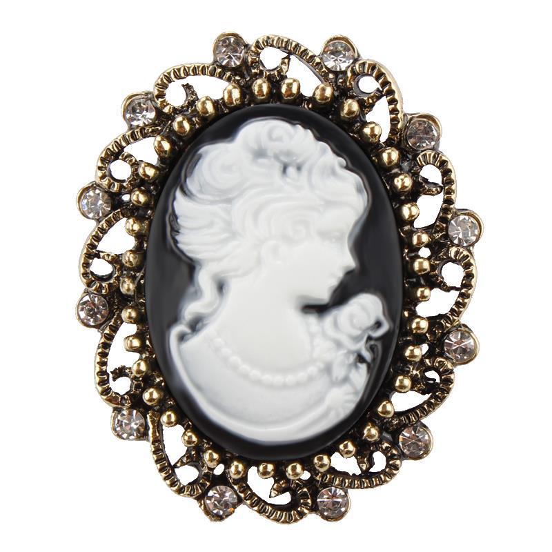 What to Do with Old Brooches : 25 Creative, Stylish, and Meaningful Ideas - Broochs