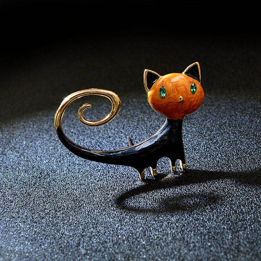 Playful kitty enamel brooch