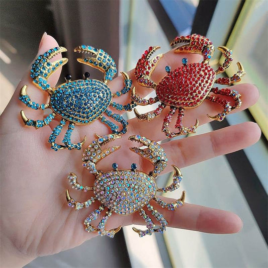 Crystal crab brooch with sparkling rhinestones