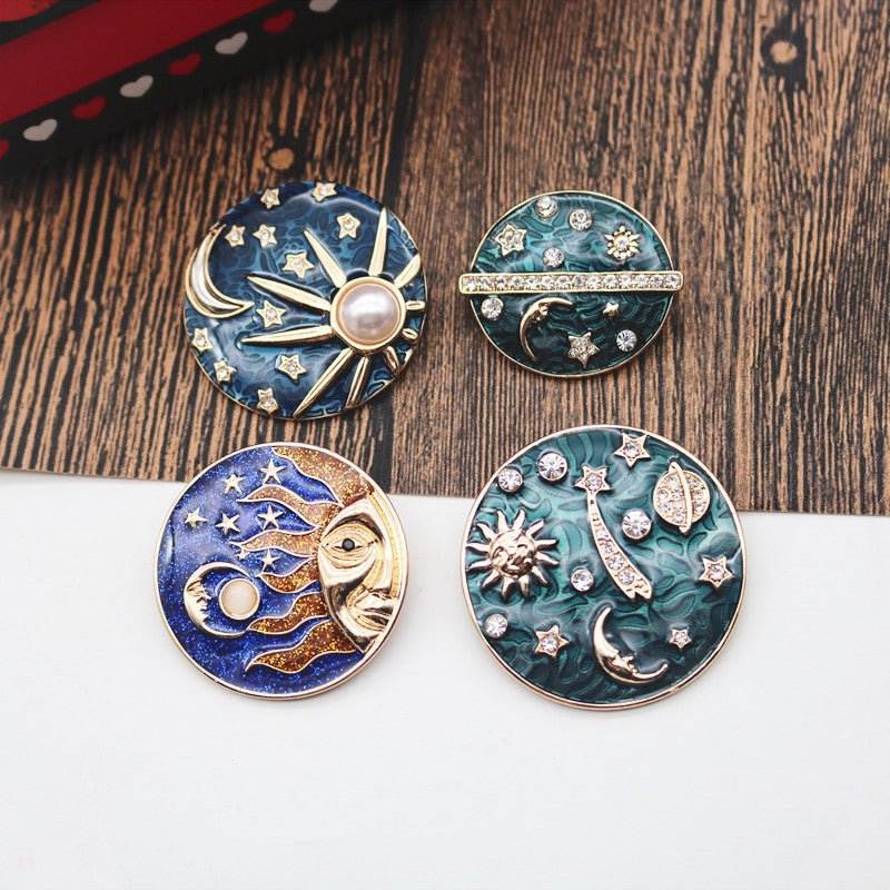 Compatible with Apple, Retro Milky Way Stars And Moon Badge Helios Round Oil Drop Diamond Pearl Brooch - Broochs- Brooch - Broochs -