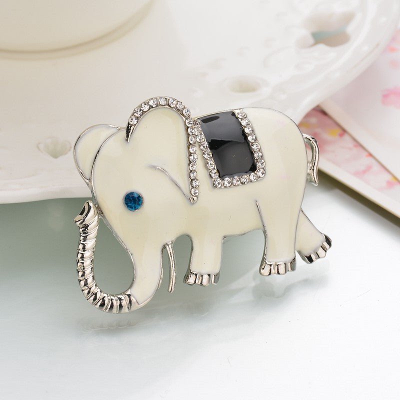 Elephant Christmas brooch - Broochs- Brooch - Broochs -