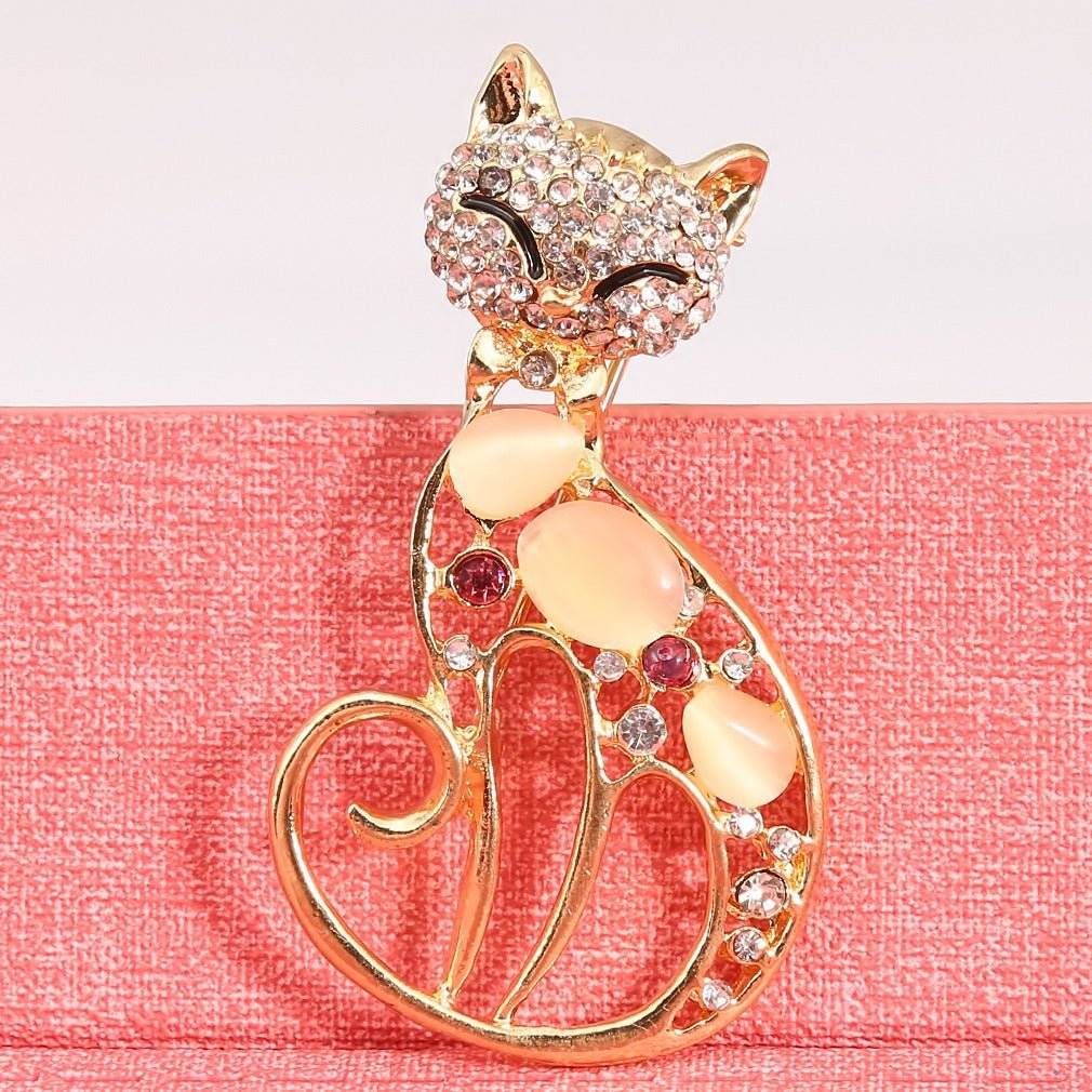 Golden Cat Inlaid Diamond Alloy Brooch Personality Fashion Pin All-Match Simple Clothing Accessories - Broochs- Brooch - Broochs -