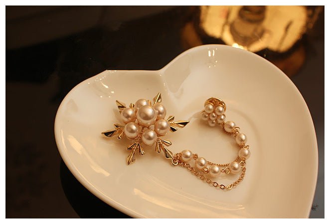 Pearl flower brooch - Broochs- Brooch - Broochs -