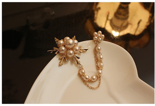 Pearl flower brooch - Broochs- Brooch - Broochs -