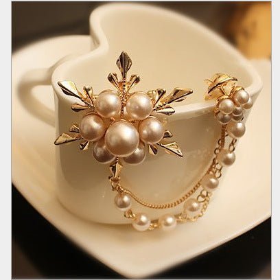 Pearl flower brooch - Broochs- Brooch - Broochs -